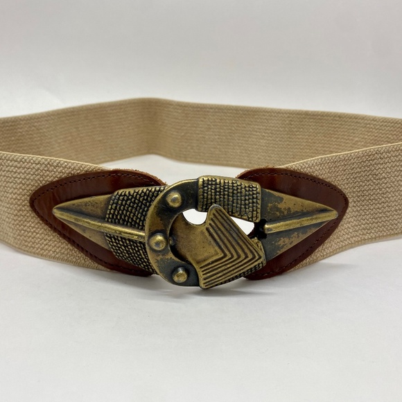 Stretchy Metal Omega Arrowhead Belt - Picture 1 of 3